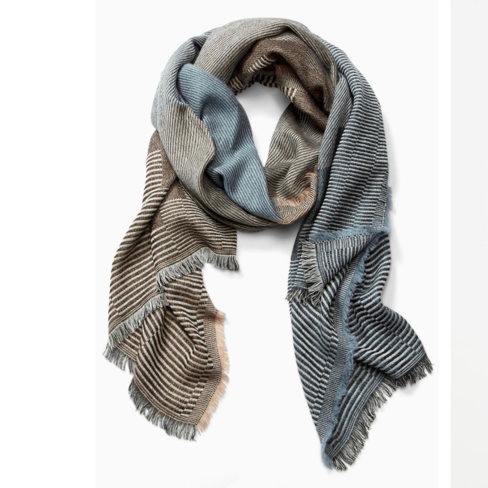 Stella and Dot Large Geometric Scarf
